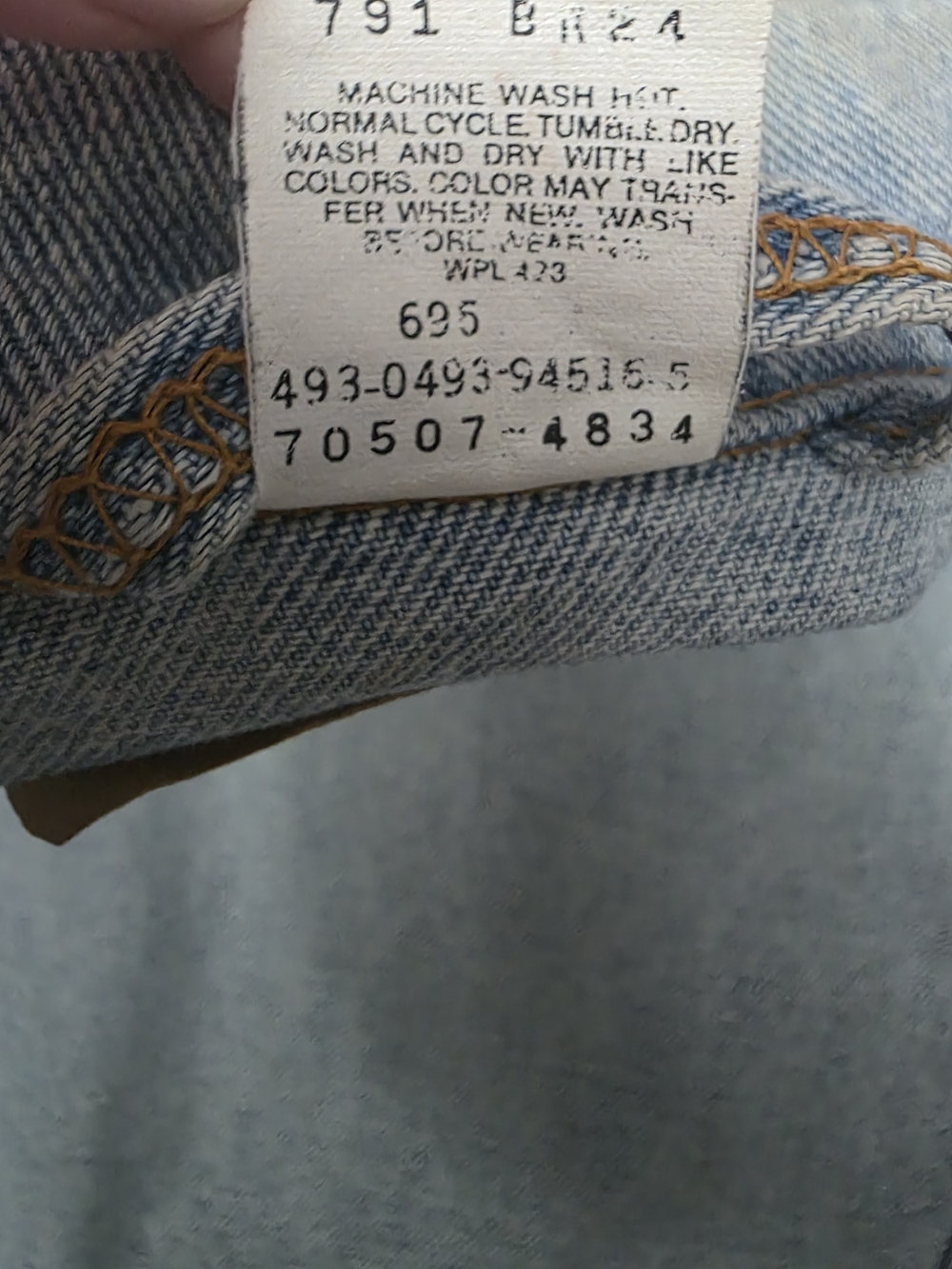Vintage XL Levi's Light Wash Blue Denim Jacket - Picture 6 of 6